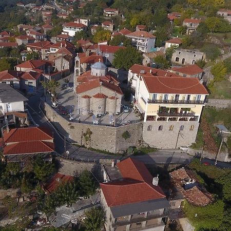 Hotel Isaraiko Spiti Agia Theodora Isaris Bagian luar foto