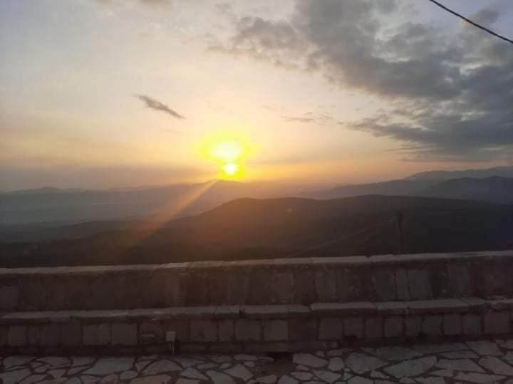 Hotel Isaraiko Spiti Agia Theodora Isaris Bagian luar foto